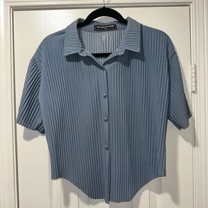 Maniere De Voir - Pleated Cropped Button up shirt (Size 16)